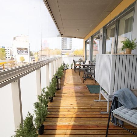 Stella'S Apartment - City Center - Free Secure Parking - Big Sun Terrace - Air Conditioning - Wifi - Tram To The Tallinn Bus Station And Old Town Kültér fotó