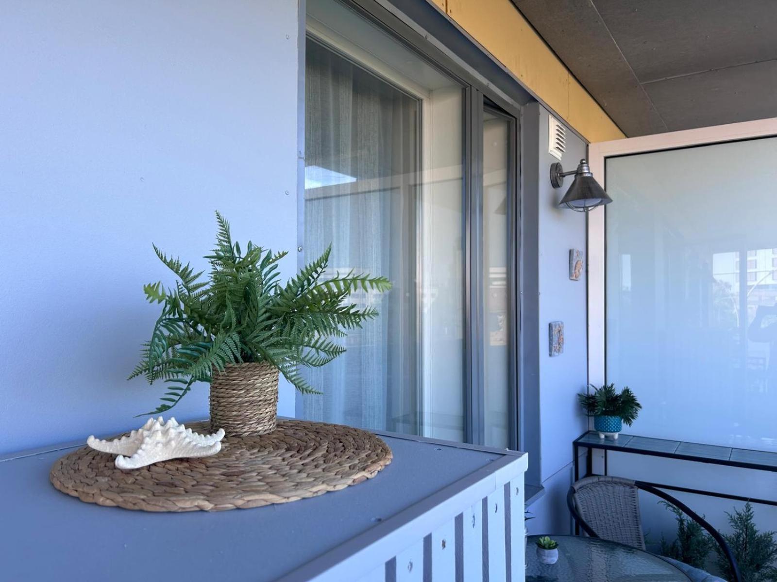Stella'S Apartment - City Center - Free Secure Parking - Big Sun Terrace - Air Conditioning - Wifi - Tram To The Tallinn Bus Station And Old Town Kültér fotó