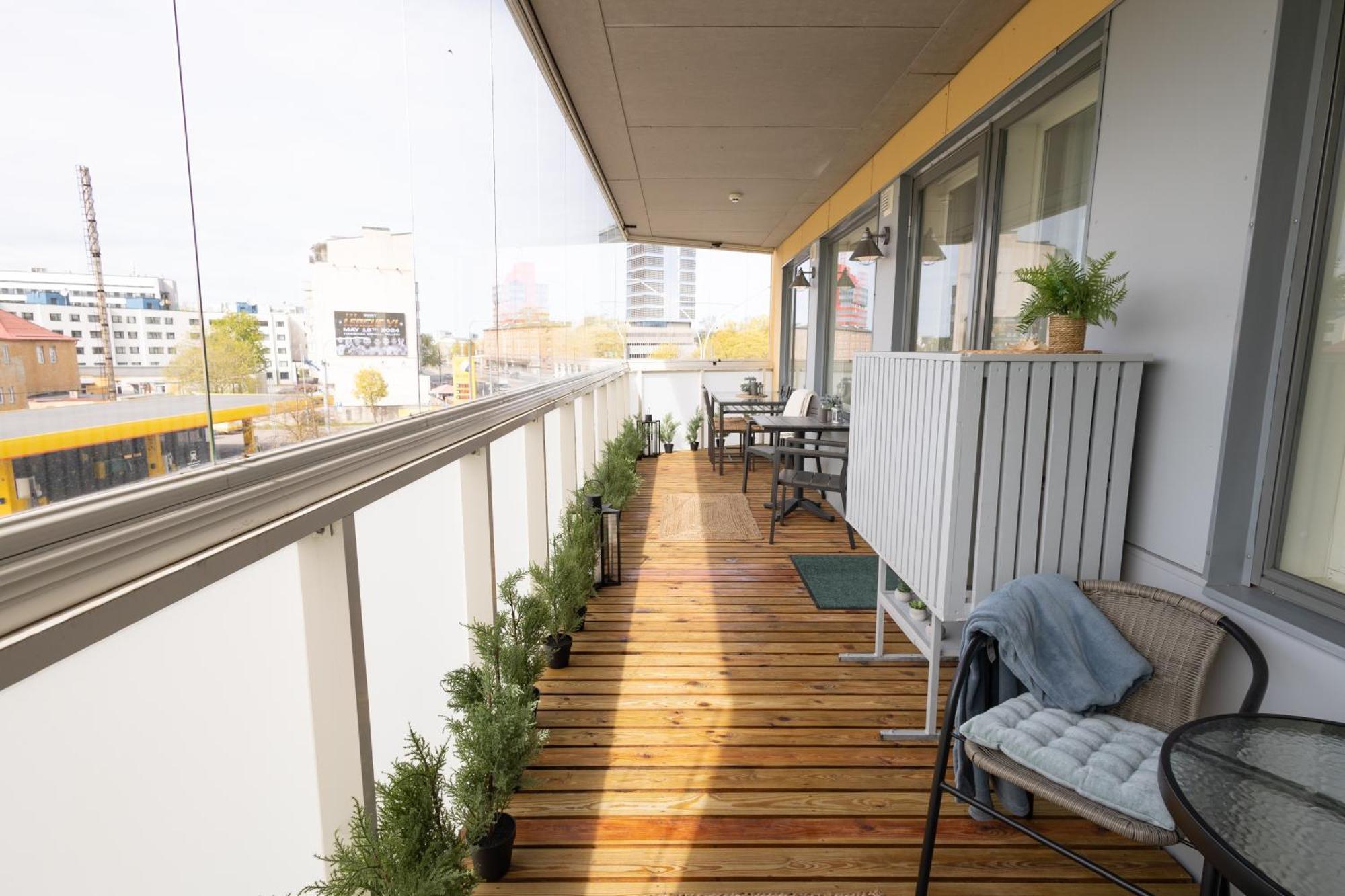 Stella'S Apartment - City Center - Free Secure Parking - Big Sun Terrace - Air Conditioning - Wifi - Tram To The Tallinn Bus Station And Old Town Kültér fotó